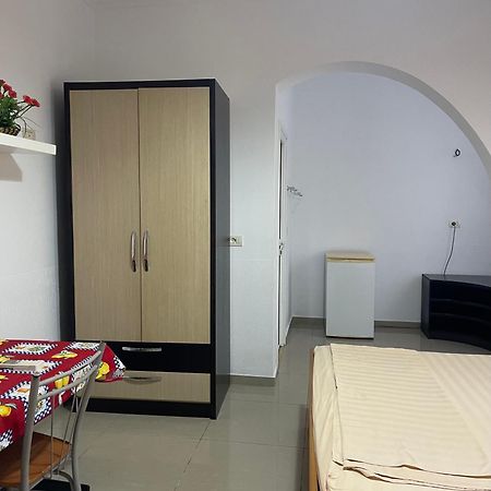 Guest House Lionel Durrës Extérieur photo