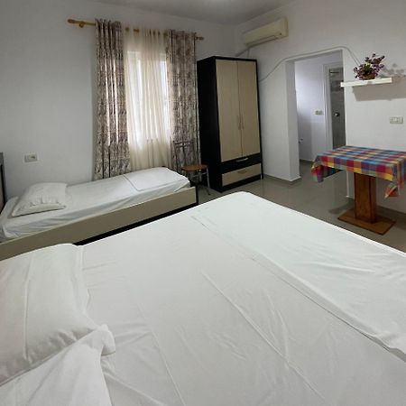 Guest House Lionel Durrës Extérieur photo