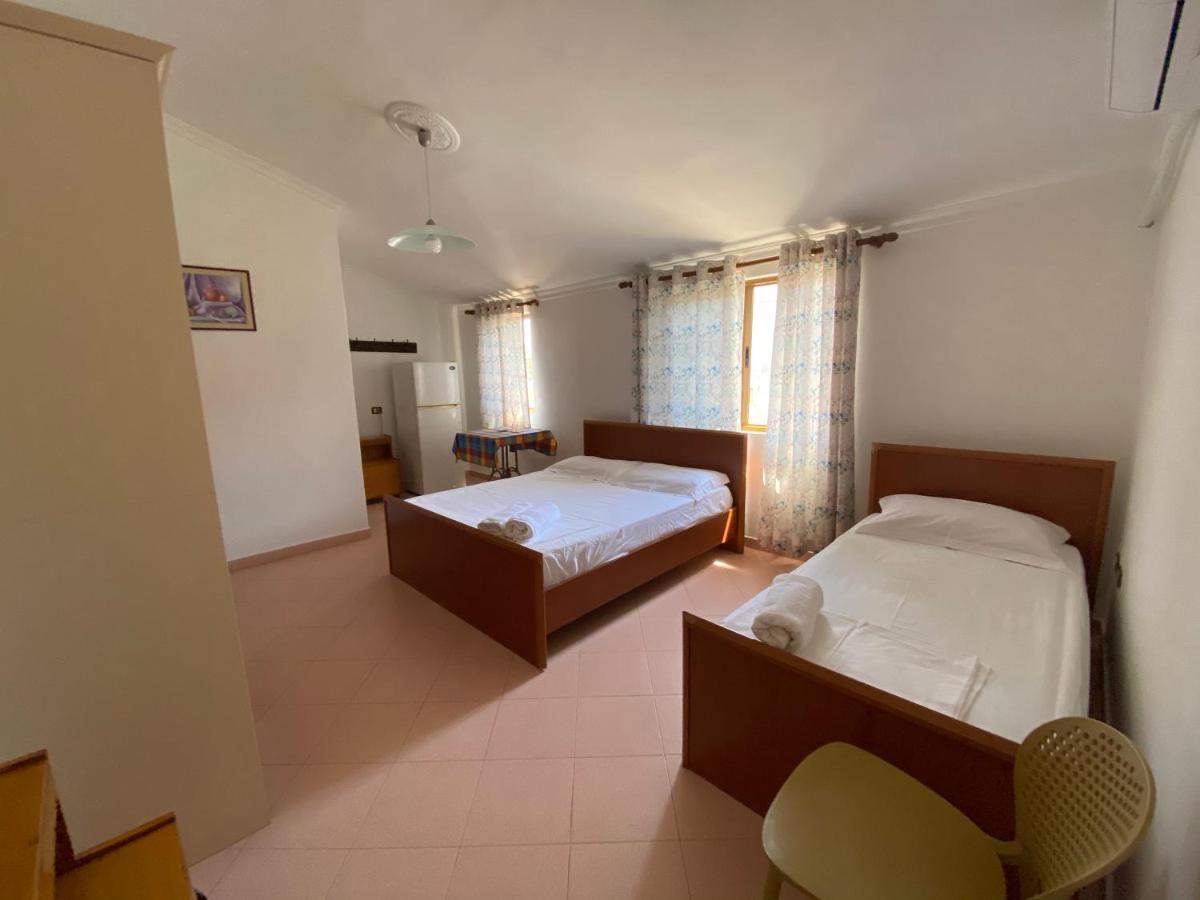 Guest House Lionel Durrës Extérieur photo