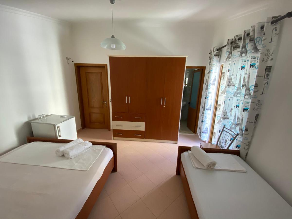 Guest House Lionel Durrës Extérieur photo
