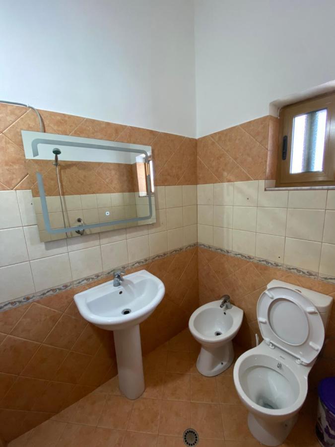 Guest House Lionel Durrës Extérieur photo
