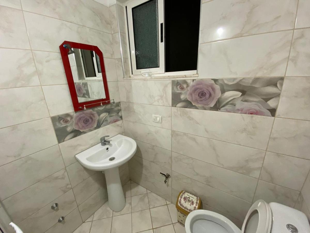 Guest House Lionel Durrës Extérieur photo