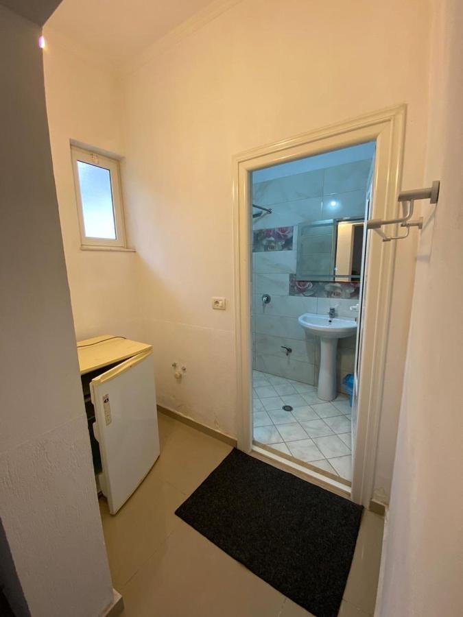 Guest House Lionel Durrës Extérieur photo