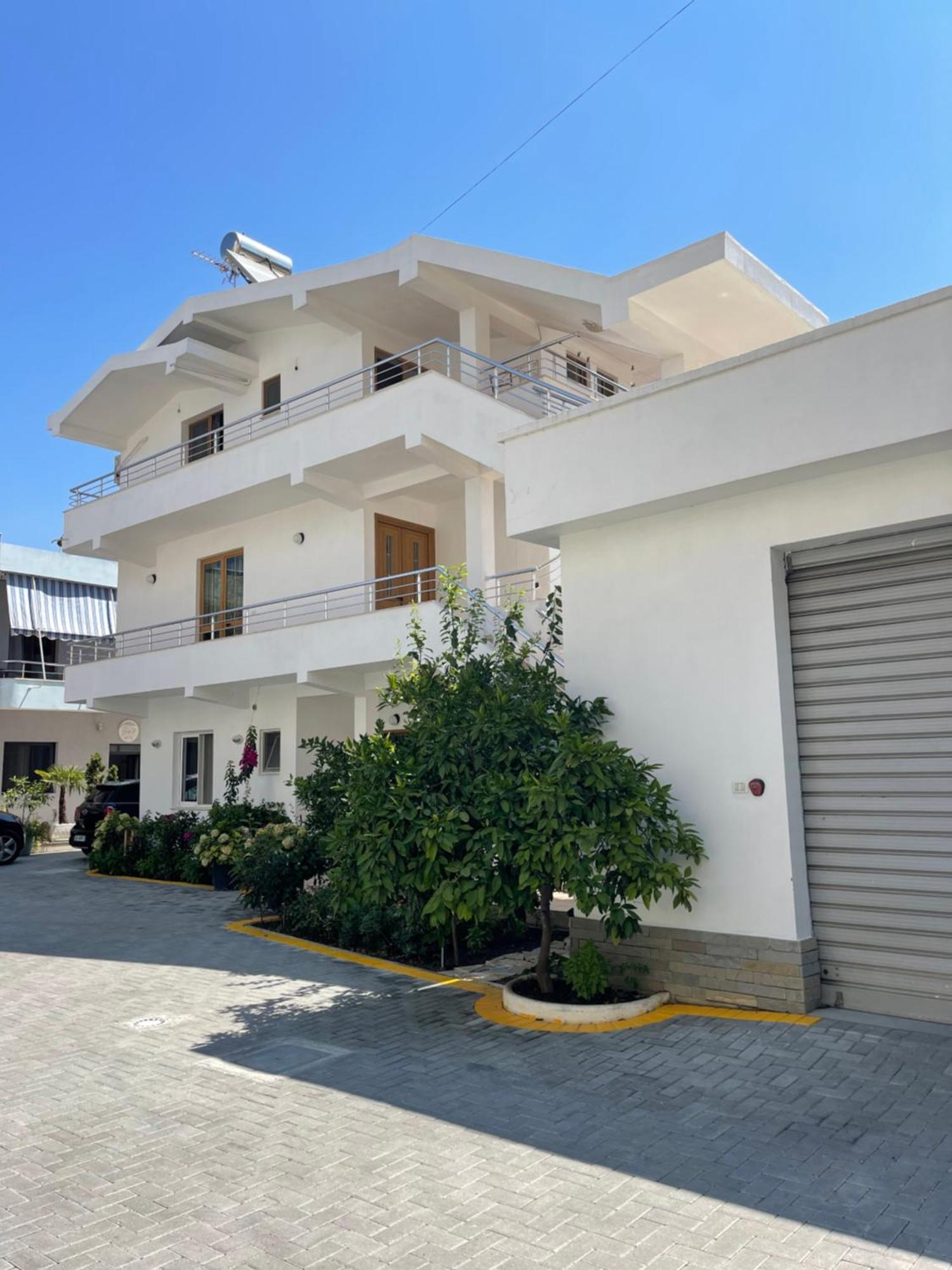 Guest House Lionel Durrës Extérieur photo